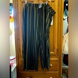 Torrid black and gold wide legged pants